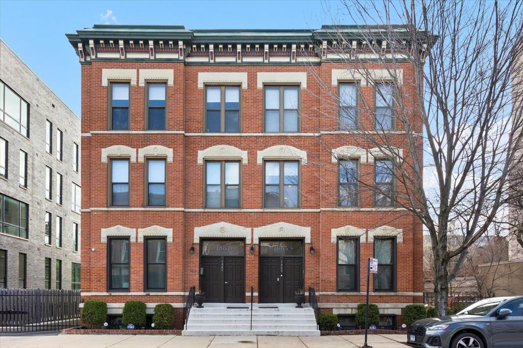 1867 N Halsted Street 2S, Chicago, IL 60614