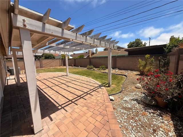 5662 Littler Dr A, Huntington Beach, CA 92649