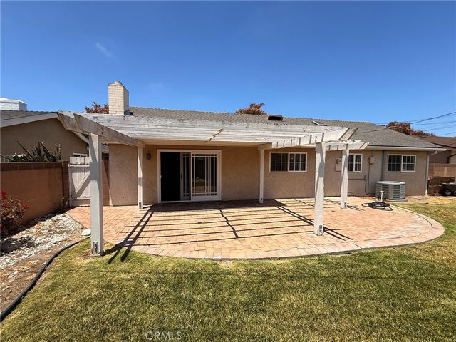 5662 Littler Dr A, Huntington Beach, CA 92649