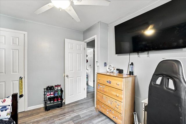 1112 E 39th Place, Griffith, IN 46319