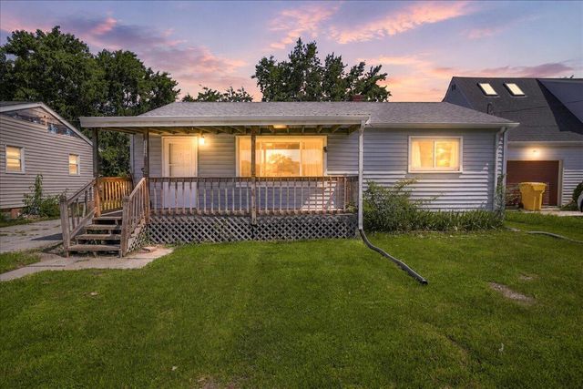 1112 E 39th Place, Griffith, IN 46319