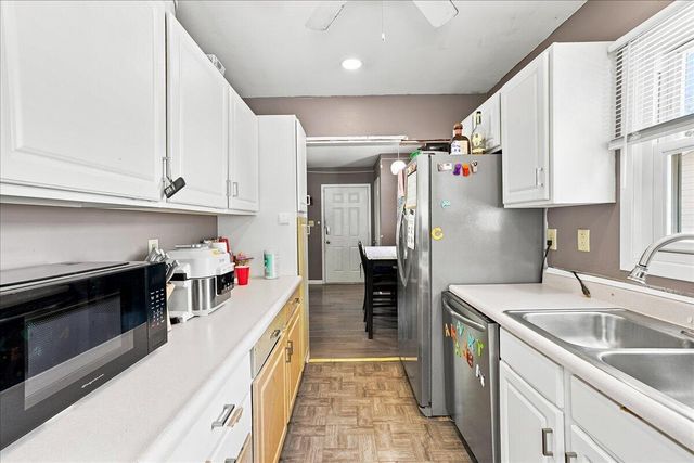 1112 E 39th Place, Griffith, IN 46319