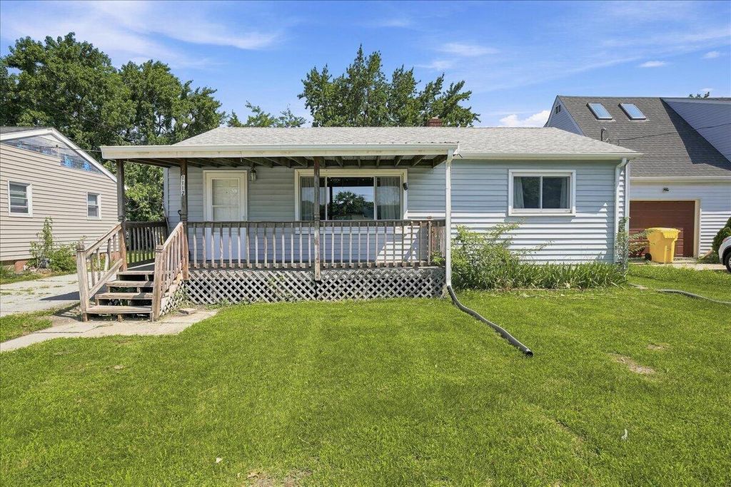 1112 E 39th Place, Griffith, IN 46319