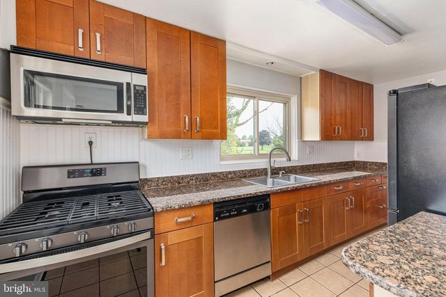6630 S KINGS HWY, Alexandria, VA 22306
