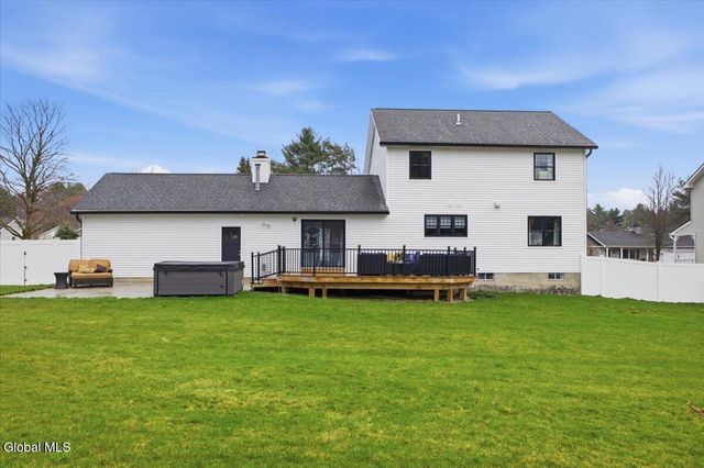 39 Oak Tree Circle, Queensbury, NY 12804