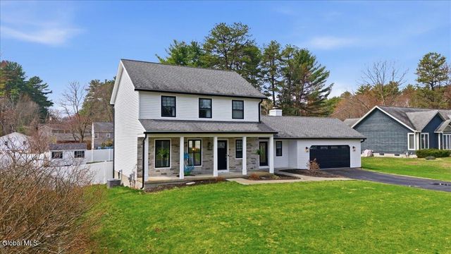 39 Oak Tree Circle, Queensbury, NY 12804