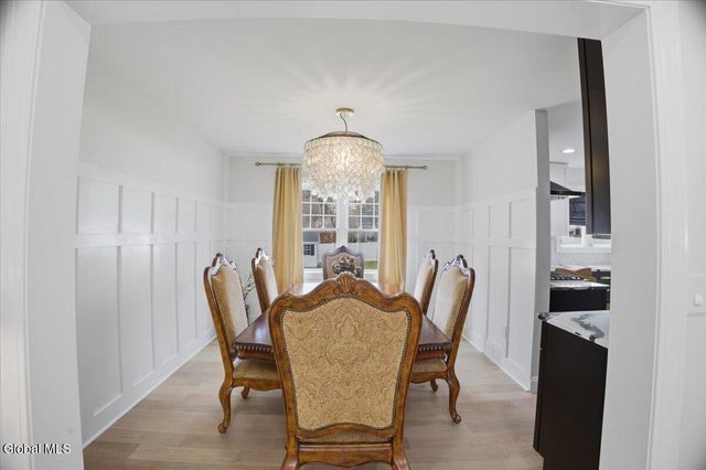 39 Oak Tree Circle, Queensbury, NY 12804