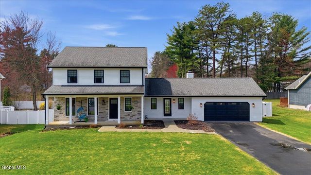 39 Oak Tree Circle, Queensbury, NY 12804