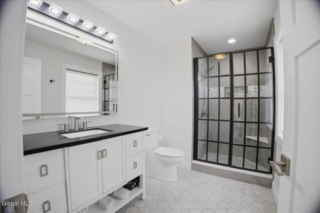 39 Oak Tree Circle, Queensbury, NY 12804