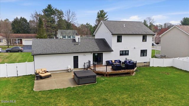 39 Oak Tree Circle, Queensbury, NY 12804