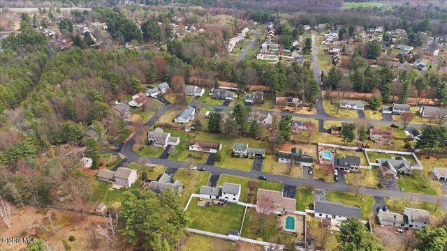 39 Oak Tree Circle, Queensbury, NY 12804