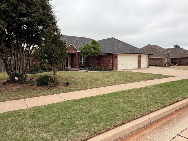 1405 Continental Way, Mustang, OK 73064