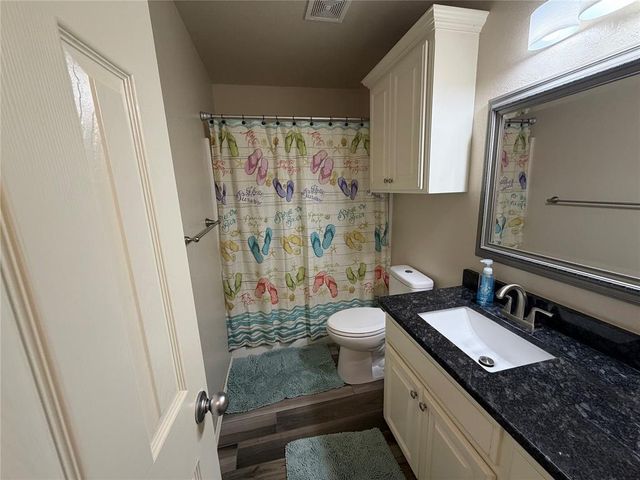 1405 Continental Way, Mustang, OK 73064