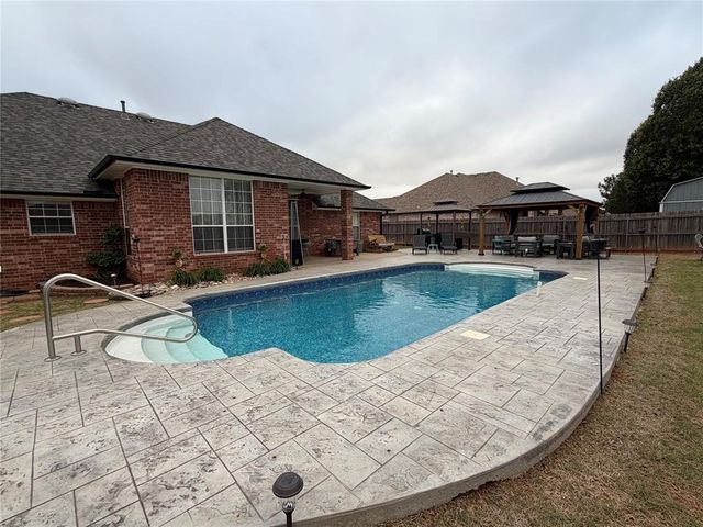 1405 Continental Way, Mustang, OK 73064