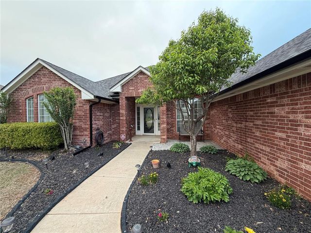 1405 Continental Way, Mustang, OK 73064