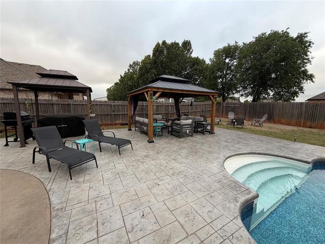 1405 Continental Way, Mustang, OK 73064