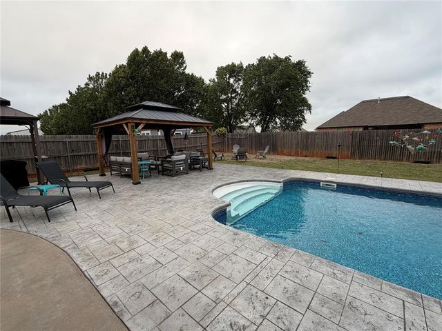 1405 Continental Way, Mustang, OK 73064