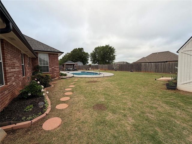 1405 Continental Way, Mustang, OK 73064