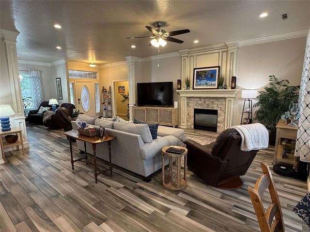 1405 Continental Way, Mustang, OK 73064