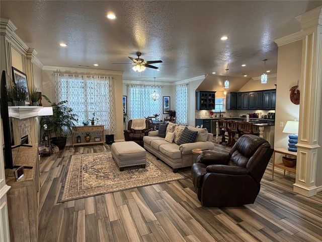 1405 Continental Way, Mustang, OK 73064