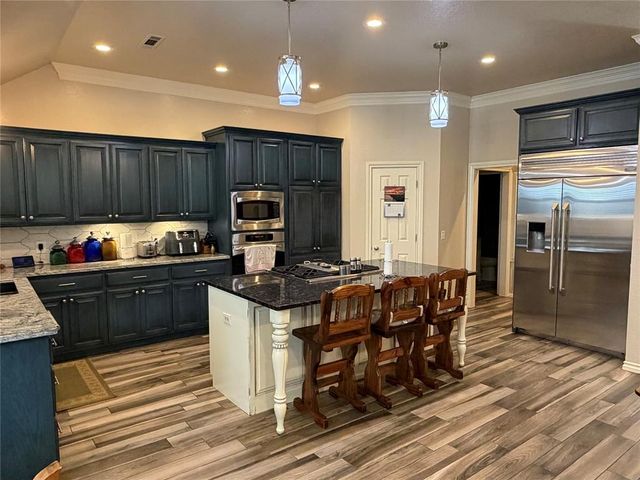 1405 Continental Way, Mustang, OK 73064