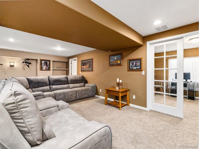 734 E Marigold Dr, Pueblo, CO 81007