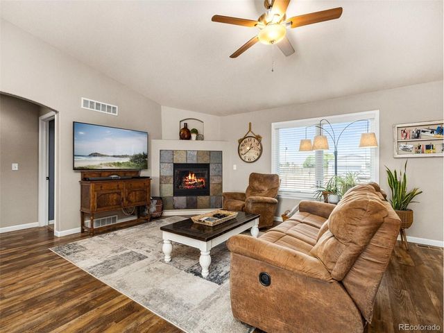 734 E Marigold Dr, Pueblo, CO 81007