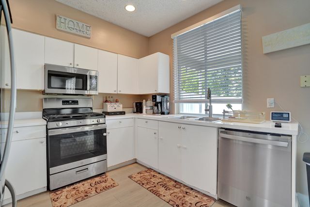 5884 N Plum Bay Parkway, Tamarac, FL 33321