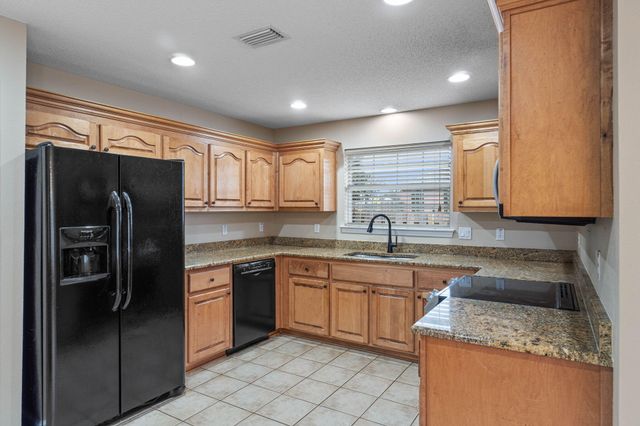 5284 Woodlake Trace, Gulf Breeze, FL 32563