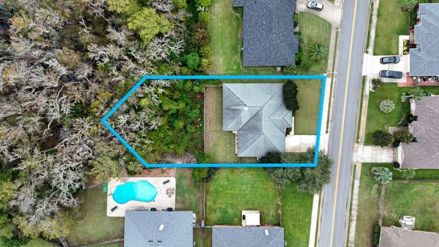 5284 Woodlake Trace, Gulf Breeze, FL 32563