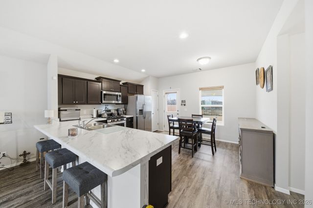 7320 E 141st Street North, Collinsville, OK 74021