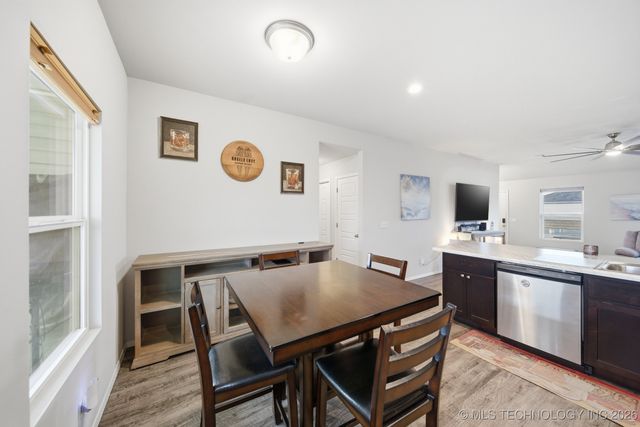 7320 E 141st Street North, Collinsville, OK 74021