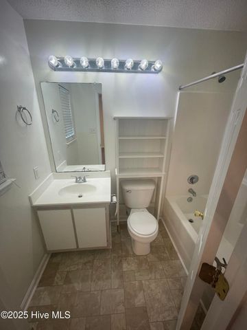 300 Pinegrove Court, Jacksonville, NC 28546