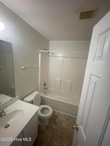 300 Pinegrove Court, Jacksonville, NC 28546