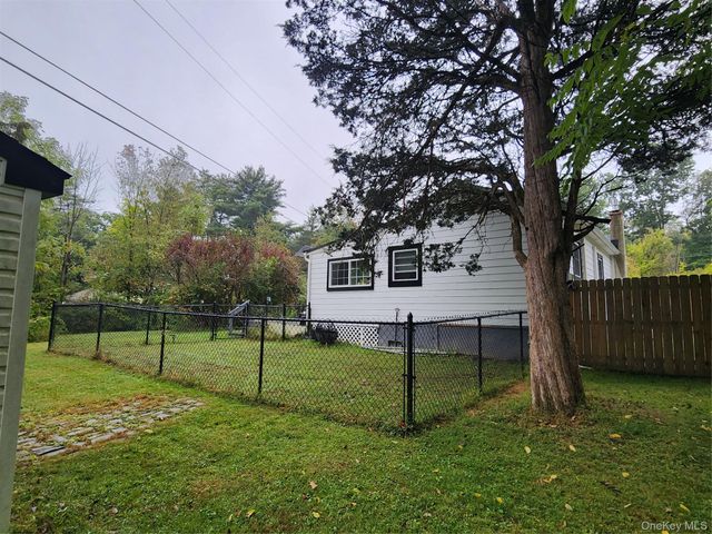 813 Bulls Head Road, Rhinebeck, NY 12572