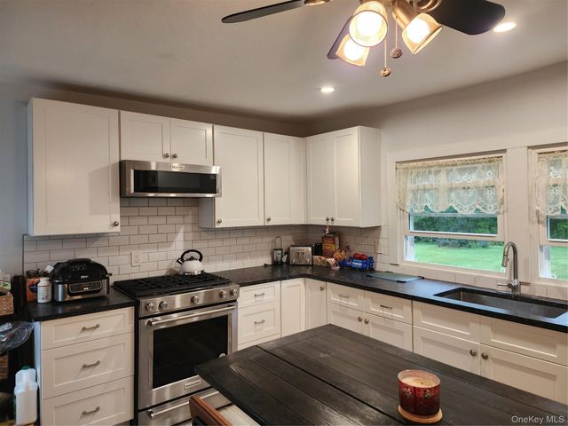 813 Bulls Head Road, Rhinebeck, NY 12572