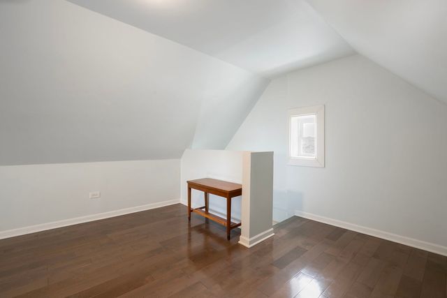 941 W 32nd Street, Chicago, IL 60608