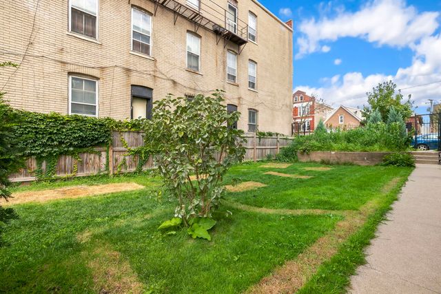 941 W 32nd Street, Chicago, IL 60608