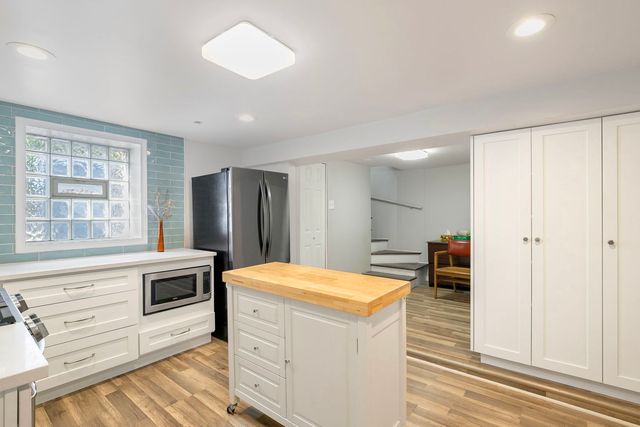 941 W 32nd Street, Chicago, IL 60608