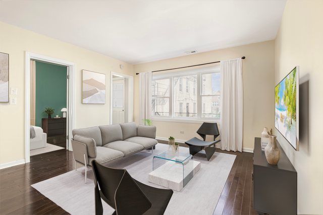 941 W 32nd Street, Chicago, IL 60608