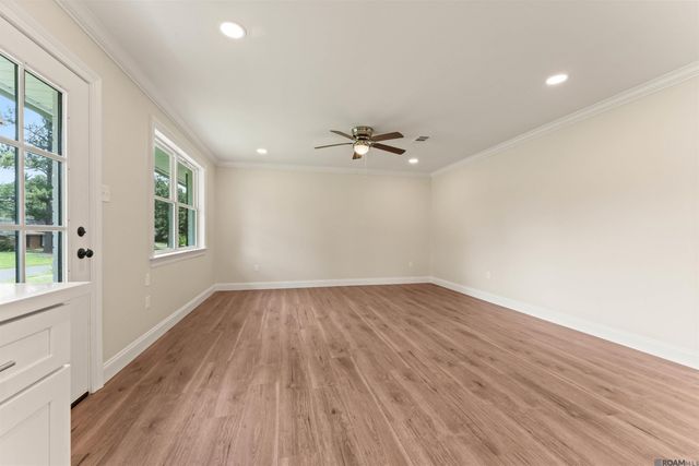 1142 Sharynwood Dr, Baton Rouge, LA 70808