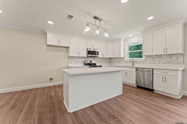 1142 Sharynwood Dr, Baton Rouge, LA 70808