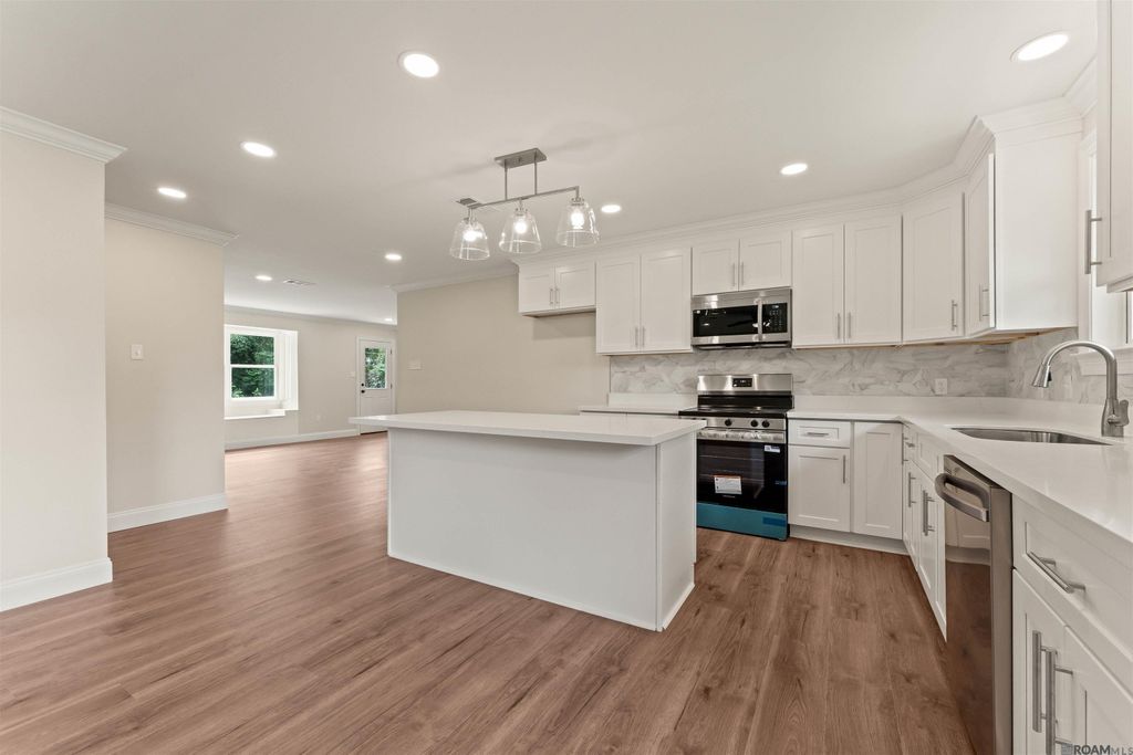 1142 Sharynwood Dr, Baton Rouge, LA 70808
