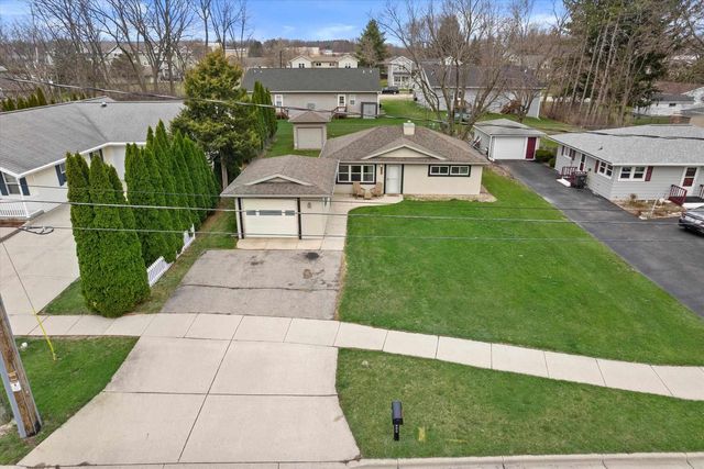 1124 Hamilton Street, Stoughton, WI 53589