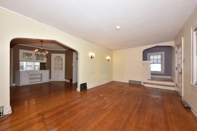 8308 Gridley AVENUE, Wauwatosa, WI 53213