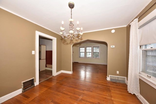 8308 Gridley AVENUE, Wauwatosa, WI 53213