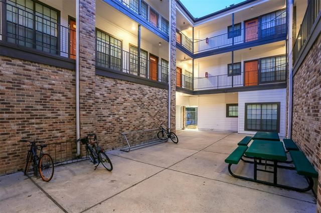 912 W 22nd ST 106, Austin, TX 78705