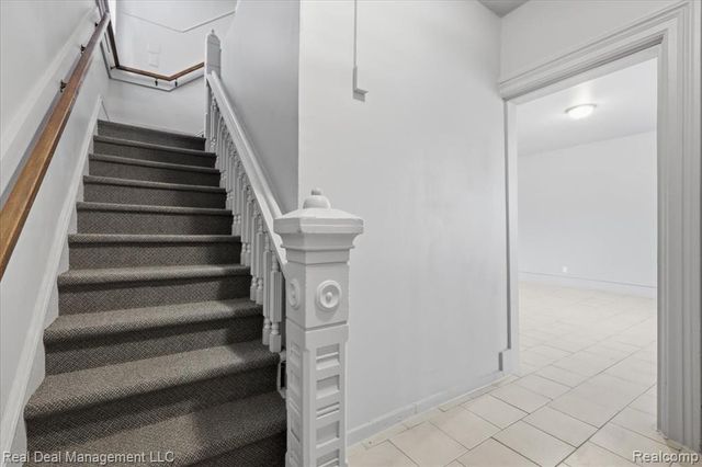 354 N Saginaw Street, Pontiac, MI 48342