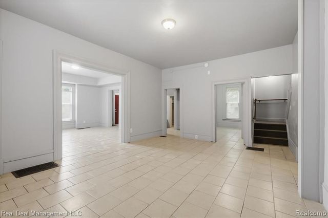 354 N Saginaw Street, Pontiac, MI 48342