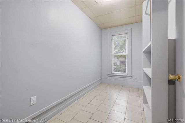 354 N Saginaw Street, Pontiac, MI 48342